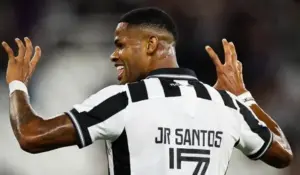 Botafogo chega desfalcado para duelo contra o Atlético-MG