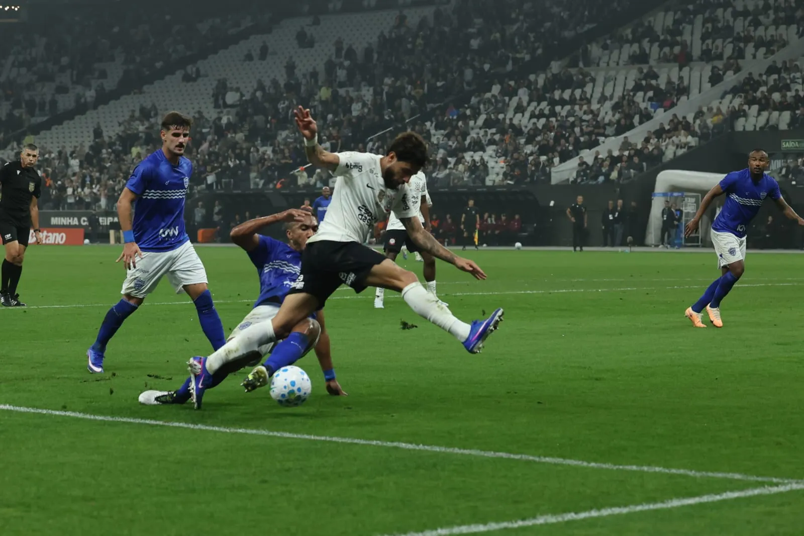 Corinthians assegurou sua permanência na Copa do Brasil ao derrotar o Barra por 1 a 0, em partida disputada na noite desta quinta (Foto: Reinaldo Calcade/FI)