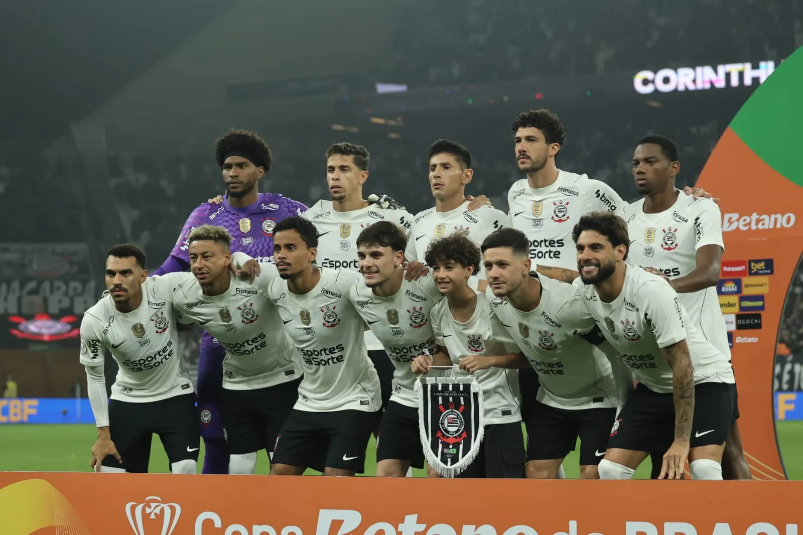 Corinthians assegurou sua permanência na Copa do Brasil ao derrotar o Barra por 1 a 0, em partida disputada na noite desta quinta (Foto: Reinaldo Calcade/FI)