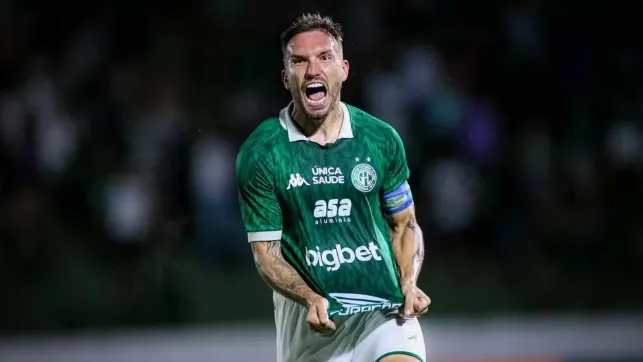 Willian Farias blinda elenco do Guarani