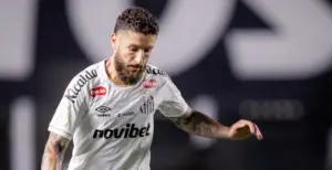 Santos prepara saída de volante após decisão interna