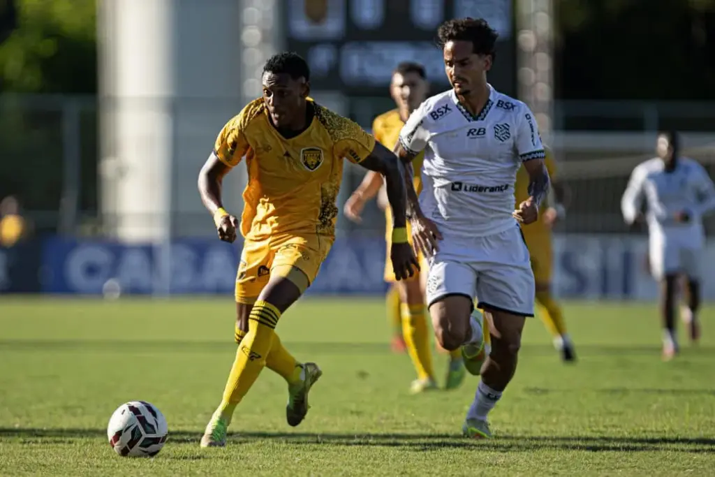 Amazonas-AM 0 x 1 Figueirense-SC - Figueira finda série invicta da Onça na Série C 2 Amazonas Figueirense Série C