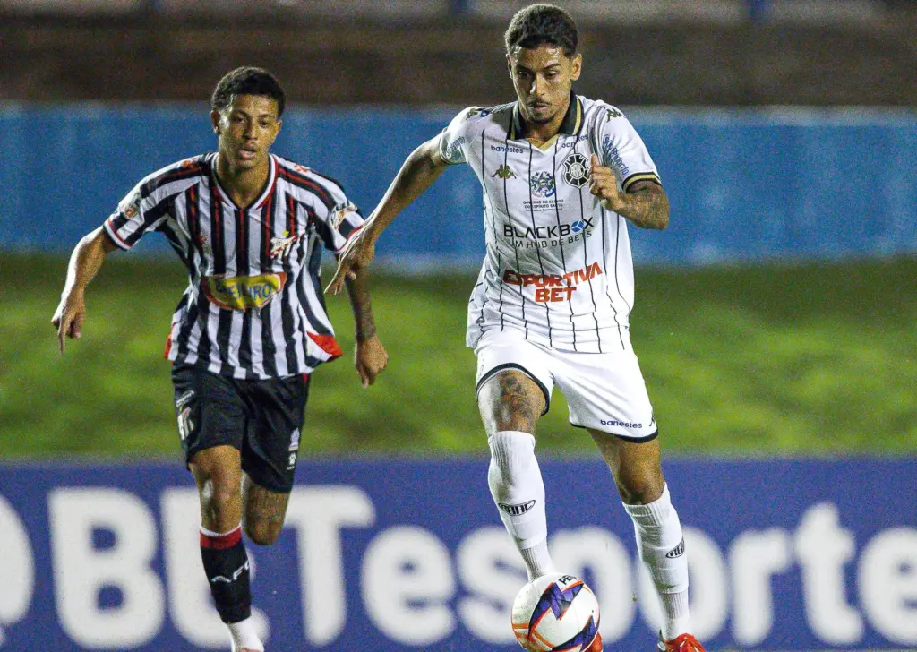Anápolis-GO 3 x 0 Rio Branco-ES - Galo com uma mão e meia na taça da Copa Centro-Oeste 2 Anápolis Rio Branco-ES Copa Verde