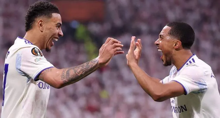 Aston Villa supera Freiburg e conquista a Europa League 3 Liga Europa - 2026