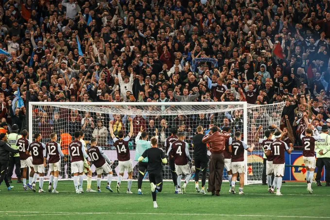 aston villa e freiburg avancam liga europa