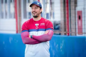 Fortaleza busca efeito suspensivo para Thiago Carpini