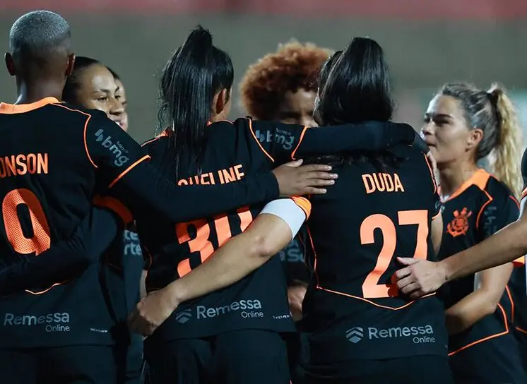 Corinthians goleia Mixto-MT Brasileiro Feminino