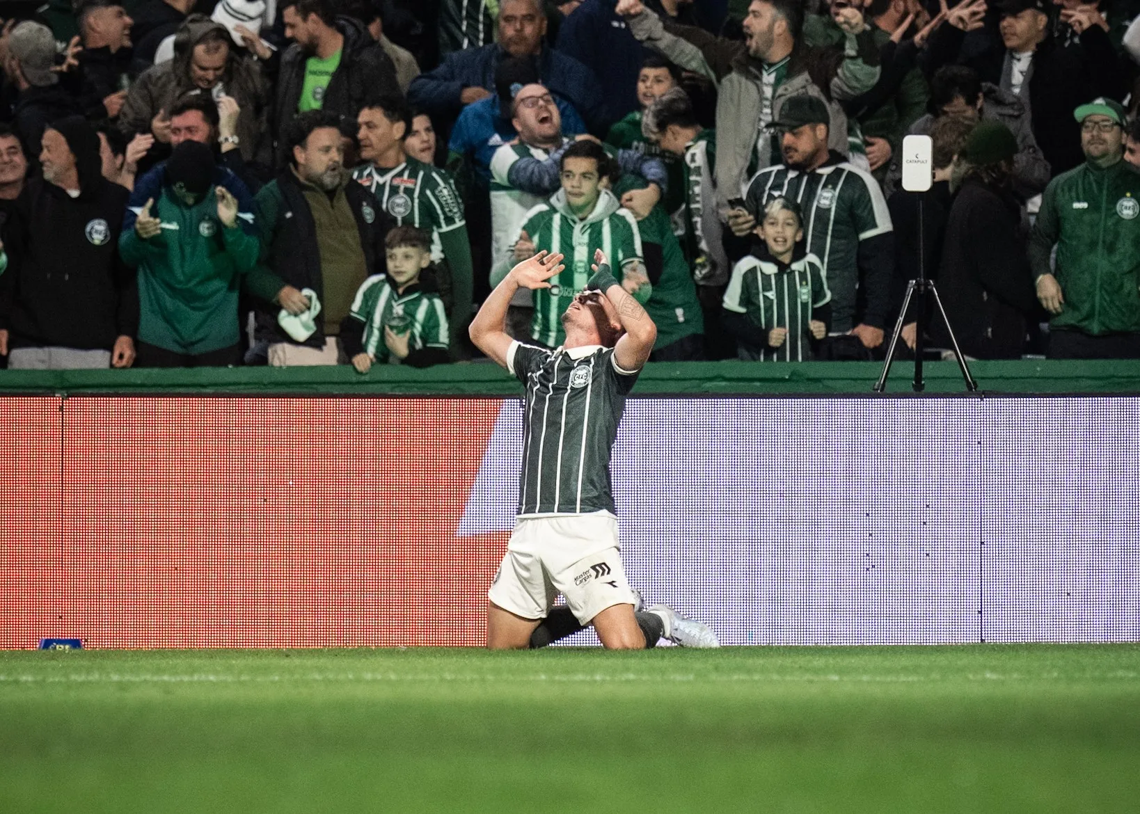 Coritiba vence Bahia Brasileirão Placar FI