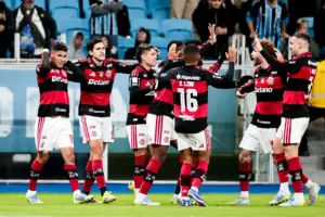 Grêmio 0 x 1 Flamengo - Mengão encosta no Palmeiras e joga Tricolor na degola