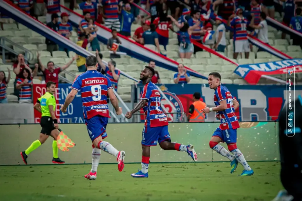 Fortaleza 3 x 0 Londrina-PR - Leão se recupera e esquenta briga pela liderança 3 fortaleza x londrina serie b 1