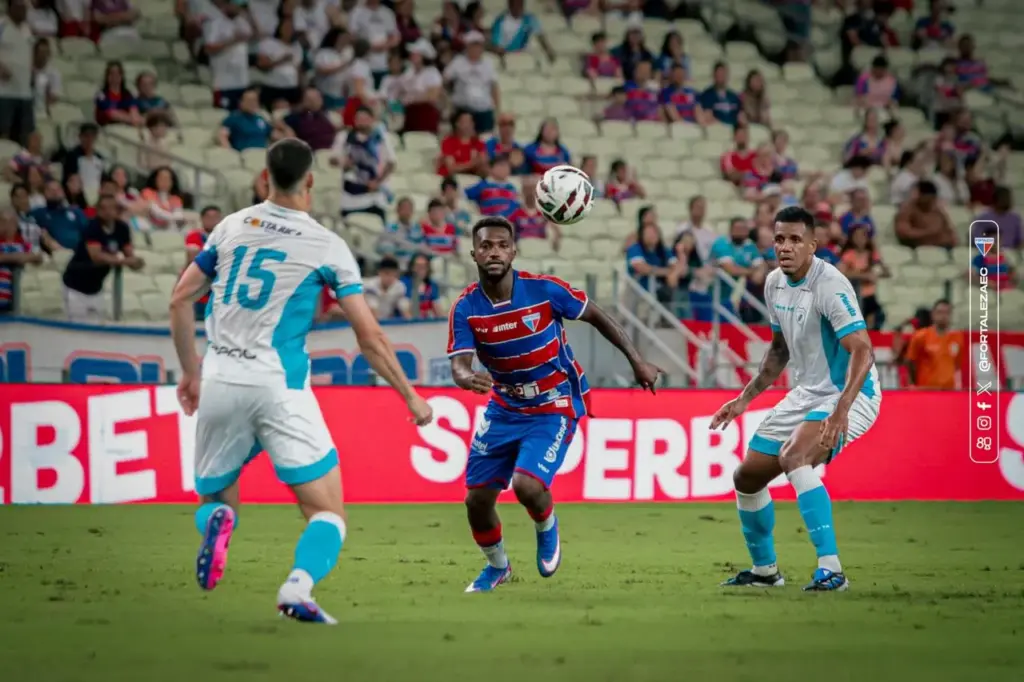 Fortaleza 3 x 0 Londrina-PR - Leão se recupera e esquenta briga pela liderança 2 fortaleza x londrina serie b