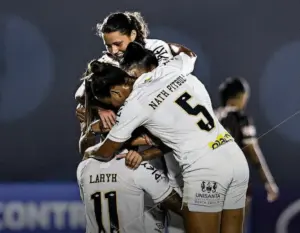 BRASILEIRÃO FEMININO: Santos vence Fluminense e cola no G-8