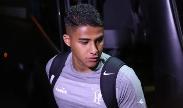 lateral pede apoio da diretoria ponte preta 1