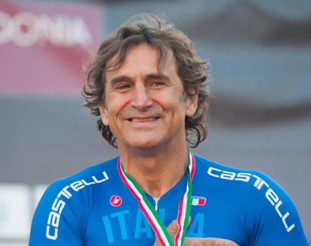 Luto! Morre Ex-piloto de F1 e bicampeão paraolímpico aos 59 anos