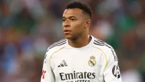 Mbappé desabafa contra técnico e amplia crise no Real Madrid: 'Me disse que sou o 4º atacante'