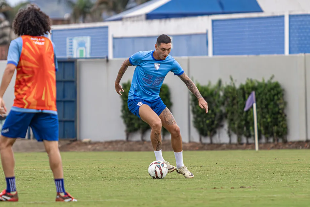 Paulo Vitor desfalque Avaí