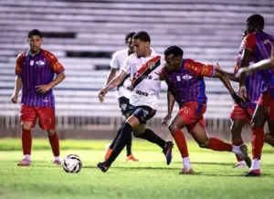 Piauí-PI 1 x 1 Ferroviário-CE - Ferrão segue líder do grupo na Série D