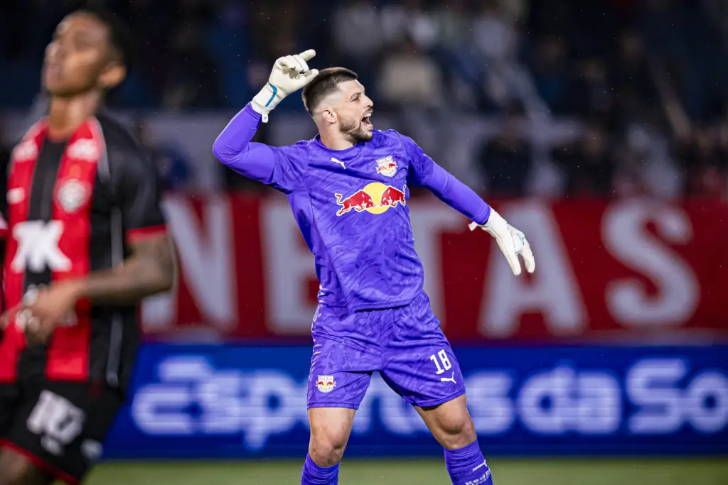 Em ascensão, Tiago Volpi chega ao 18º gol na carreira