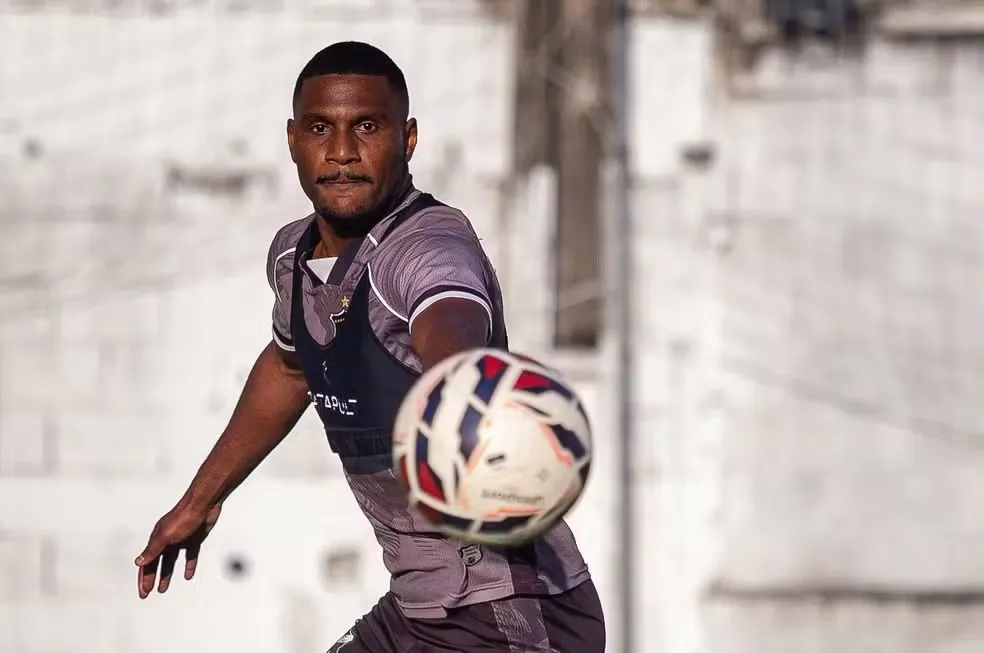 Wellington Reis sofre concussão e desfalca o ABC após exames em Natal (Foto: Rennê Carvalho/ABC)