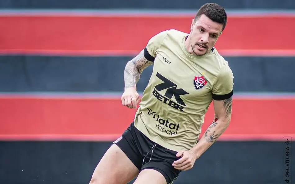 Renato Kayzer reforça Vitória