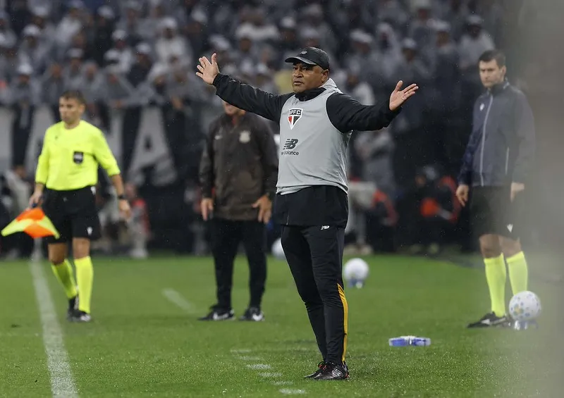 roger machado admite falhas sao paulo