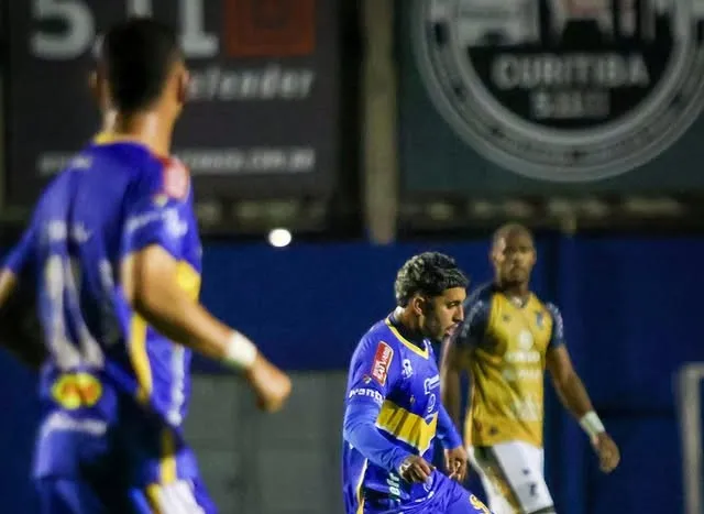 São Joseense-PR 0 x 1 Azuriz-PR - Gralha soma primeira vitória na Série D 2 São Joseense Azuriz Série D