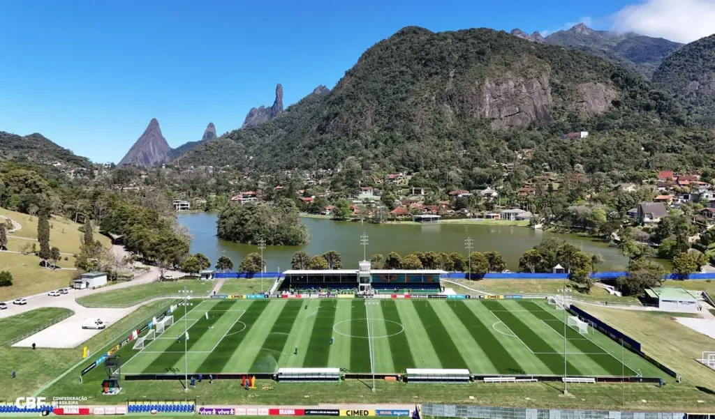 Seleção chega à Granja Comary com Neymar para abrir os trabalhos