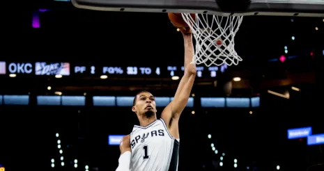 spurs empatam serie thunder nba