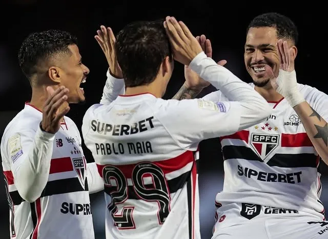 São Paulo 1 x 1 Botafogo - Empate de sensações distintas no Brasileirão 2 São Paulo Botafogo Brasileirão