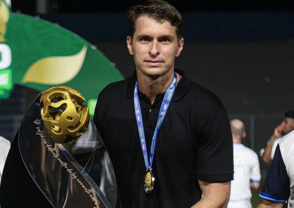 Confiança contrata técnico campeão amazonense para sequência da Série C 2 Thiago Gomes contratado Confiança