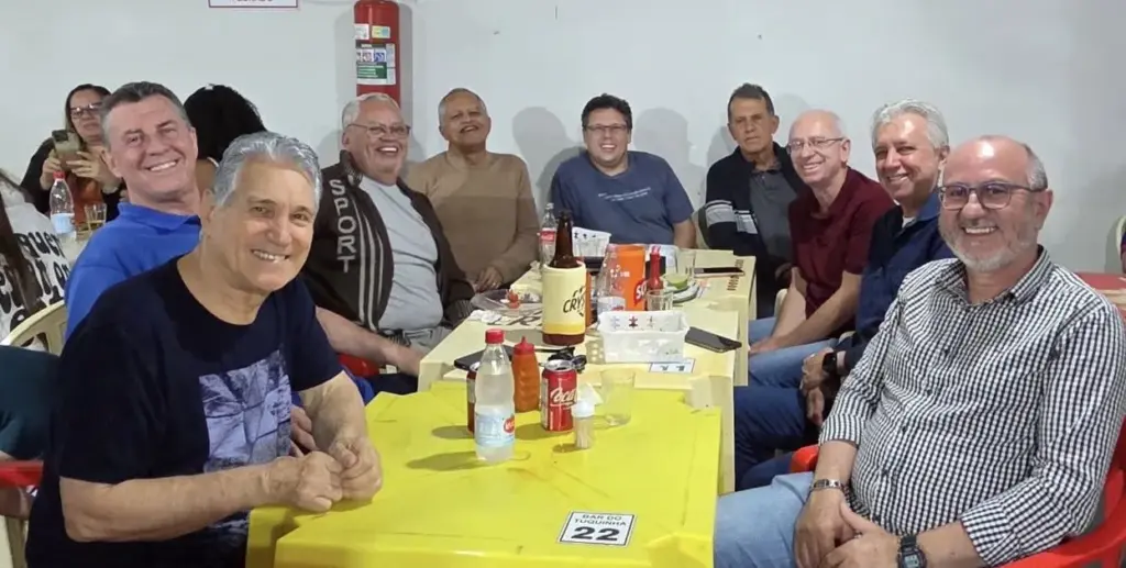 Encontro reúne gerações do rádio esportivo e revive histórias marcantes em Novo Horizonte