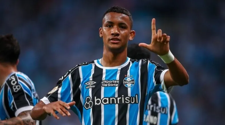 Grêmio confirma venda de atacante para clube turco