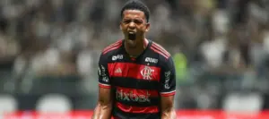 Atacante que pertence ao Flamengo encaminha acerto com time japonês