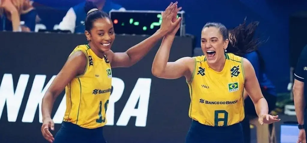 Seleção feminina de vôlei segue 100% e bate a França na Liga das Nações