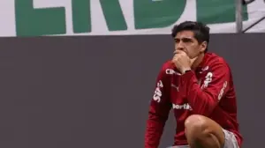 Abel Ferreira exalta jovens do Palmeiras após vitória no Brasileirão