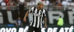 Atacante do Botafogo negocia transferência para clube uruguaio