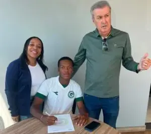 Ex-promessa do Guarani assina 1º contrato no Goiás