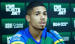 Grêmio negocia empréstimo de lateral e Goiás rechaça negociação