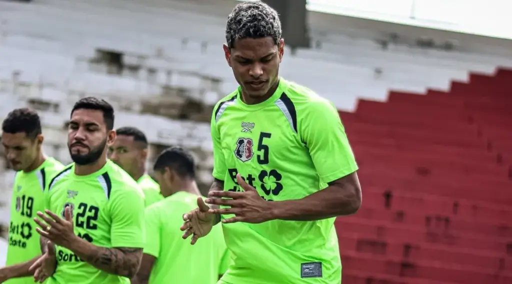 Invicto, Santa Cruz ganha tempo para mirar o G8 da Série C