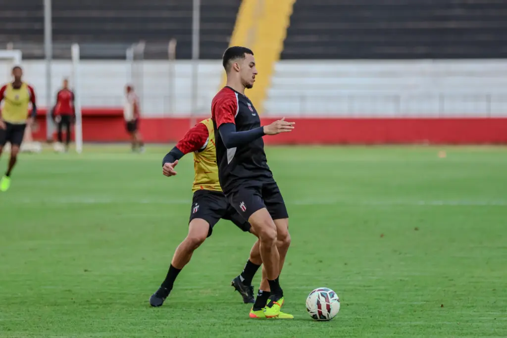 Com novidades da base, Botafogo-SP volta a treinar no Estádio Santa Cruz