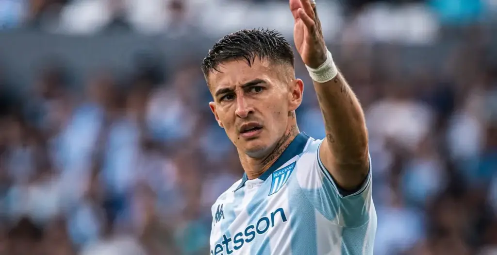 Gabriel Rojas desembarca em BH e exalta Cruzeiro: 