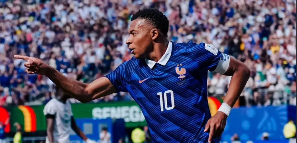 Blog do Ari: Mbappé enche os olhos do torcedor francês