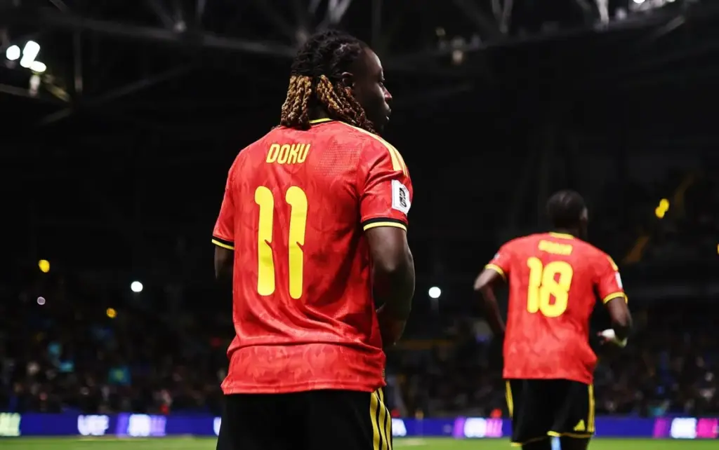 Doku vê filho nascer em Londres e volta à Copa na terça-feira