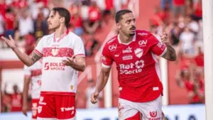 Dellatorre vibra com vitória do Vila Nova e foca em duelo contra o Novorizontino