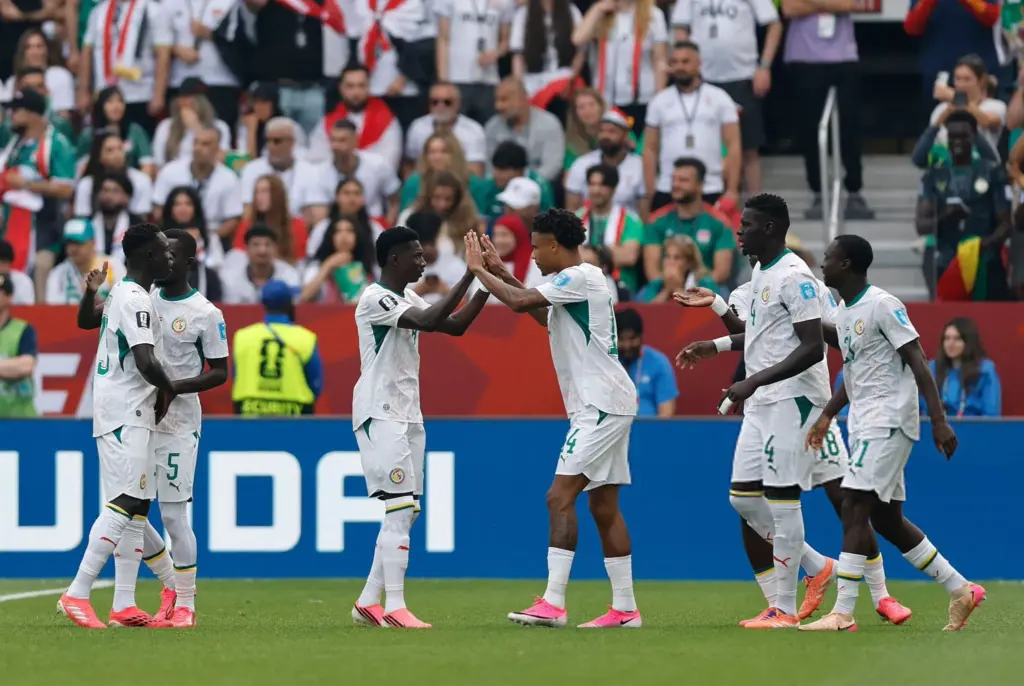 Senegal 5 x 0 Iraque - Goleada africana e classificação