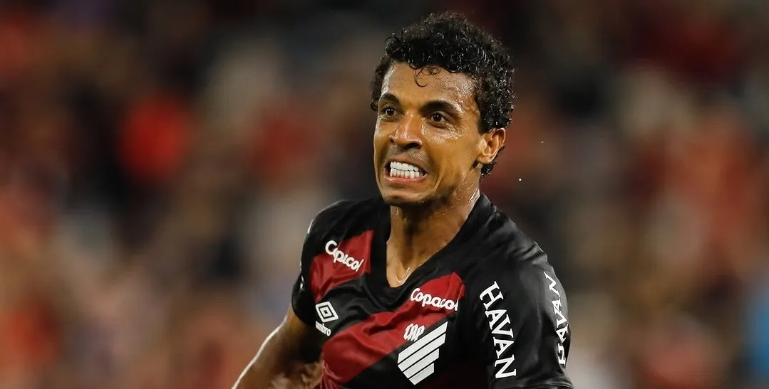 LUIZ GUSTAVO