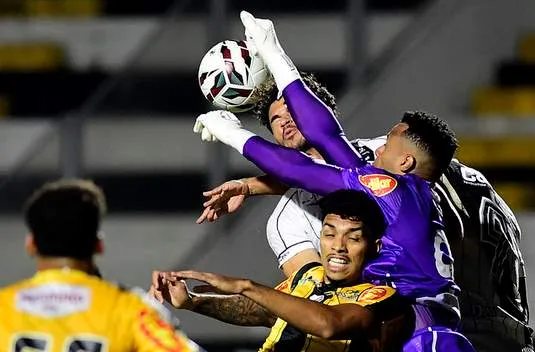Ponte Preta sofre gol bizarro na Série B. Veja ! 2 Série B - 2026