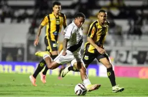 Ponte Preta sofre gol bizarro na Série B. Veja !