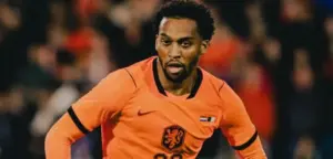 Meia deve reforçar a Holanda no duelo contra a Tunísia