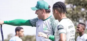 Uberlândia demite Rogério Henrique e mira a contratação de Roger Silva